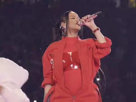 Rihanna - Super Bowl