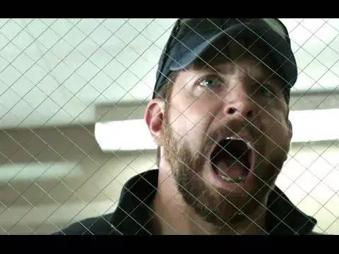 Sniper Americano | Bradley Cooper quer voltar para casa no novo trailer do filme de Clint Eastwood