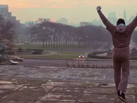 I Play Rocky | Anthony Ippolito recria cena clássica da escadaria; veja