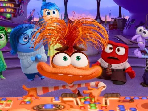 Ansiedade toma o controla das emoções, em Divertida Mente 2, da Disney Pixar (Reprodução)