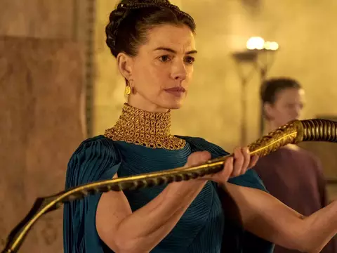 Anne Hathaway to Campaign for Best Actress for 'The Odyssey'
