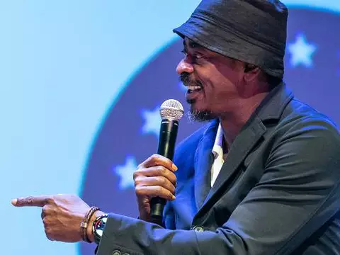 Seu Jorge trocou bebida por chá e lembra ajuda de Frejat no início da carreira