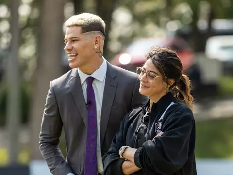 Jogo Cruzado, do Disney+, surpreende com combo de jornalismo, humor e futebol