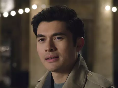 Henry Golding se junta ao elenco da 2ª temporada de Nove Desconhecidos