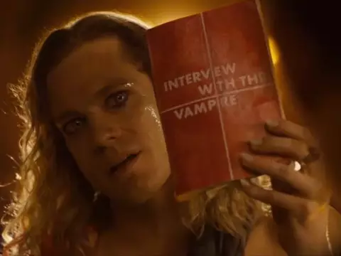 Novo trailer de O Vampiro Lestat mostra Lestat como estrela do rock