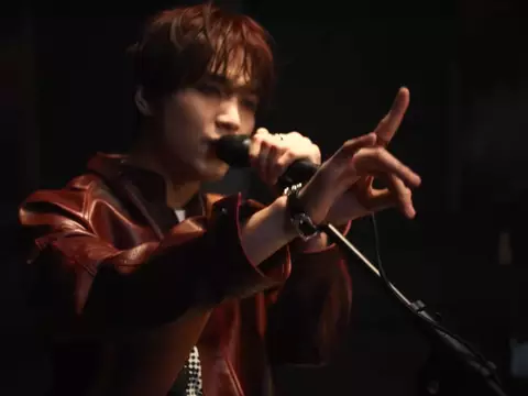 Haechan em clipe de "CRZY" (Reprodução)