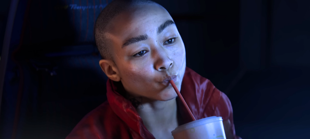 Intergalactic: Atriz Tati Gabrielle Recebe Treinamento Especial para Enfrentar Desafios da Comunidade Gamer