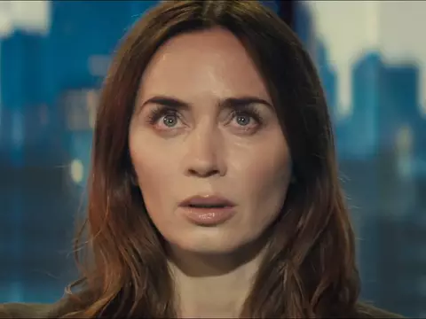 Foto de Emily Blunt no filme Dia D, de Steven Spielberg