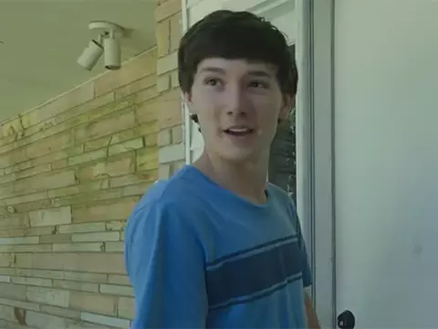 Skylar Gaertner no set de Ozark (Netflix)