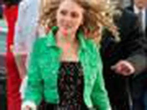 The Carrie Diaries tem fotos e trailer do primeiro episódio da série
