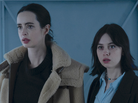 Krysten Ritter e Amanda Fix, em cena de Orphan Black: Echoes
