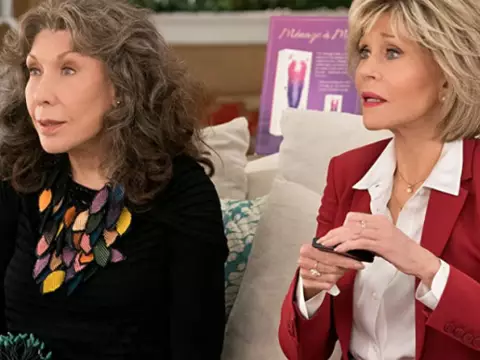 Lily Tomlin e Jane Fonda em cena de Grace and Frankie (Reprodução)