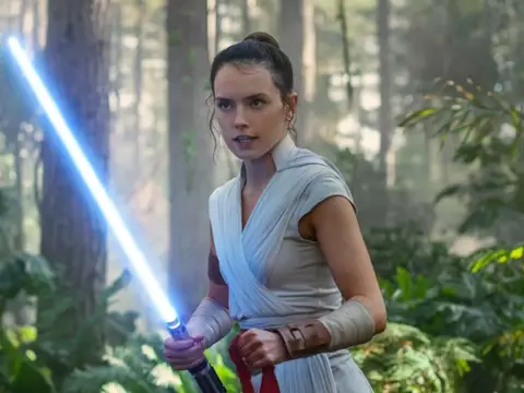 Daisy Ridley, como Rey, em Star Wars: Episódio IX -  A Ascensão Skywalker