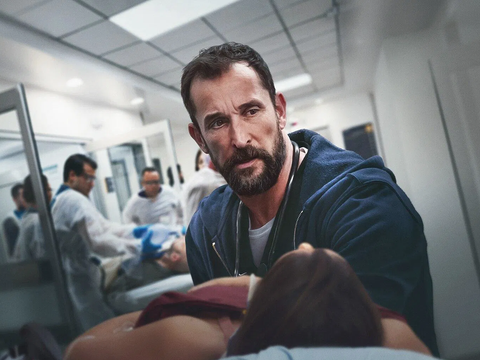 The Pitt: Ator Revela Avanços da 2ª Temporada com Estreia Prevista