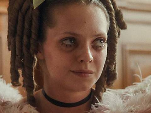 A Meia-Irmã Feia | Terror elogiado em Sundance ganha trailer nacional; confira