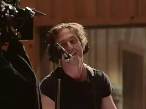 Springsteen | Jeremy Allen White canta em novo vídeo de bastidores