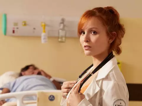 Lulli frustra expectativas de amadurecimento de Larissa Manoela