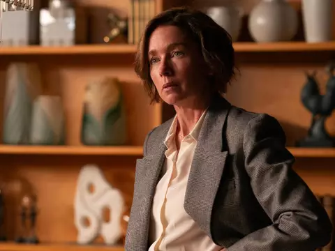Paradise nos leva aos limites da credibilidade, diz Julianne Nicholson