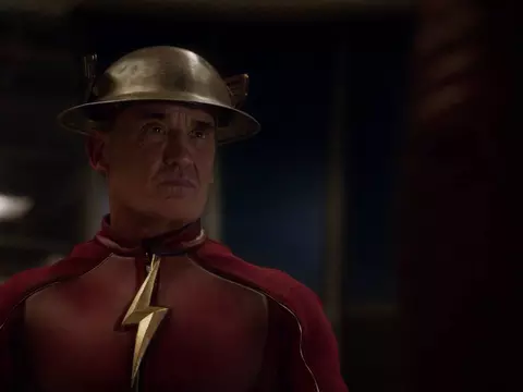 John Wesley Shipp caracterizado como Jay Garrick em The Flash