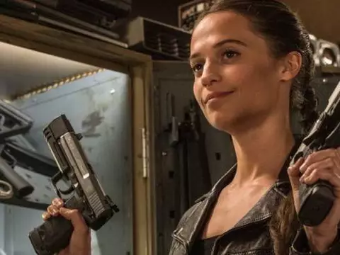 Alicia Vikander em Tomb Raider (Reprodução)