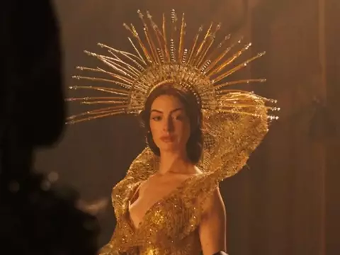 Mother Mary | Musical da A24 com Anne Hathaway e Charli XCX ganha pôsteres
