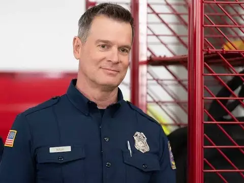 Peter Krause Reacts to '9-1-1' Theory That Says Bobby Nash is Alive