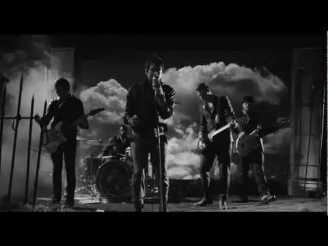 Frankenweenie | Plan White T's regrava "Pet Sematary", do Ramones, para o filme