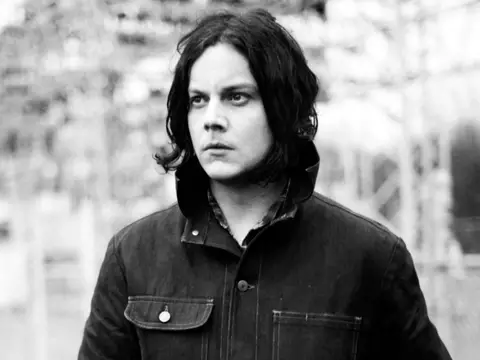 Jack White lança nova música, ouça "Over and Over and Over"